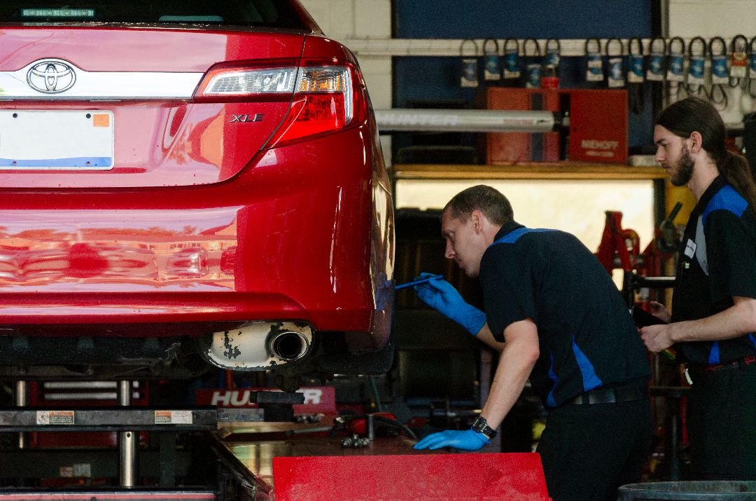 What Should I Look for When Choosing an Auto Repair Shop in Saline, MI?